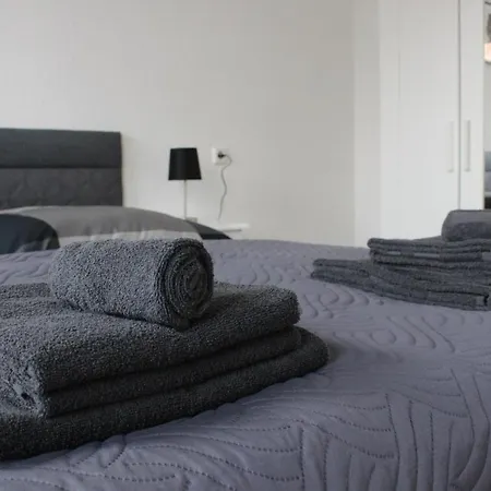 Ferienhaus 2-10 Personen *